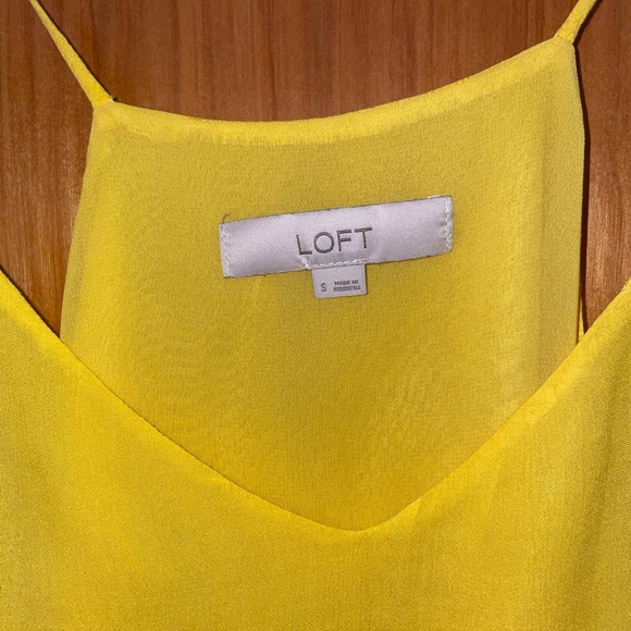 Women’s Top - Picture 2 of 5